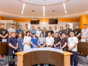 Communication-among-industry-Executives-scaled