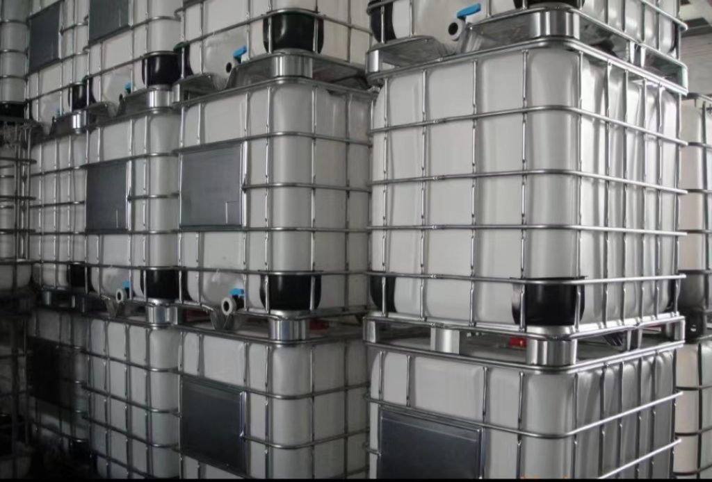 High flash point plasticizers pallet tank