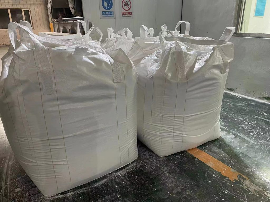  Dynamic Performance Data: RS925's Impact on Heat and Rolling Resistance. This table compares key dynamic properties. The RS925 formula shows a dramatic ~15% reduction in compression heat buildup, critical for tire durability. A lower 60°C tanδ (88.3%) indicates potential for reduced rolling resistance. Abrasion shows a minimal increase, which is offset by the significant thermal benefits.