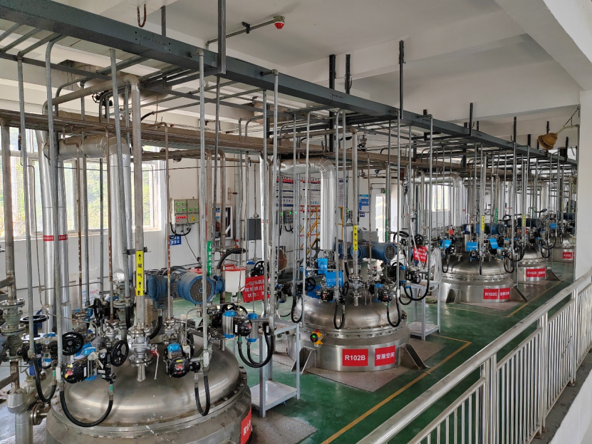 Central control room of China’s first fully automated ACM production line. This facility enables ACM rubber Manufacturers China to achieve exceptional consistency in manufacturing acrylic rubber for automatic transmission seals and other critical automotive components.