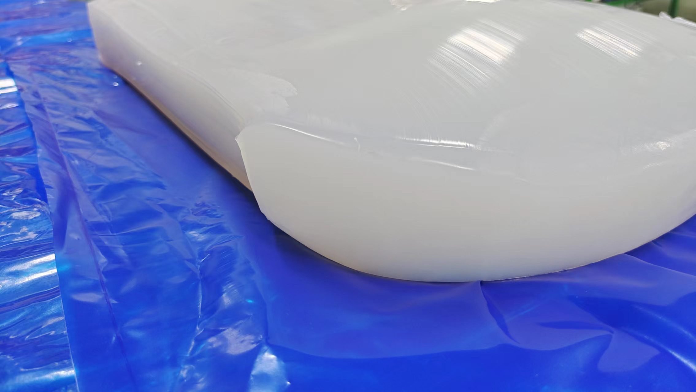 Silicone rubber compound for extrusion